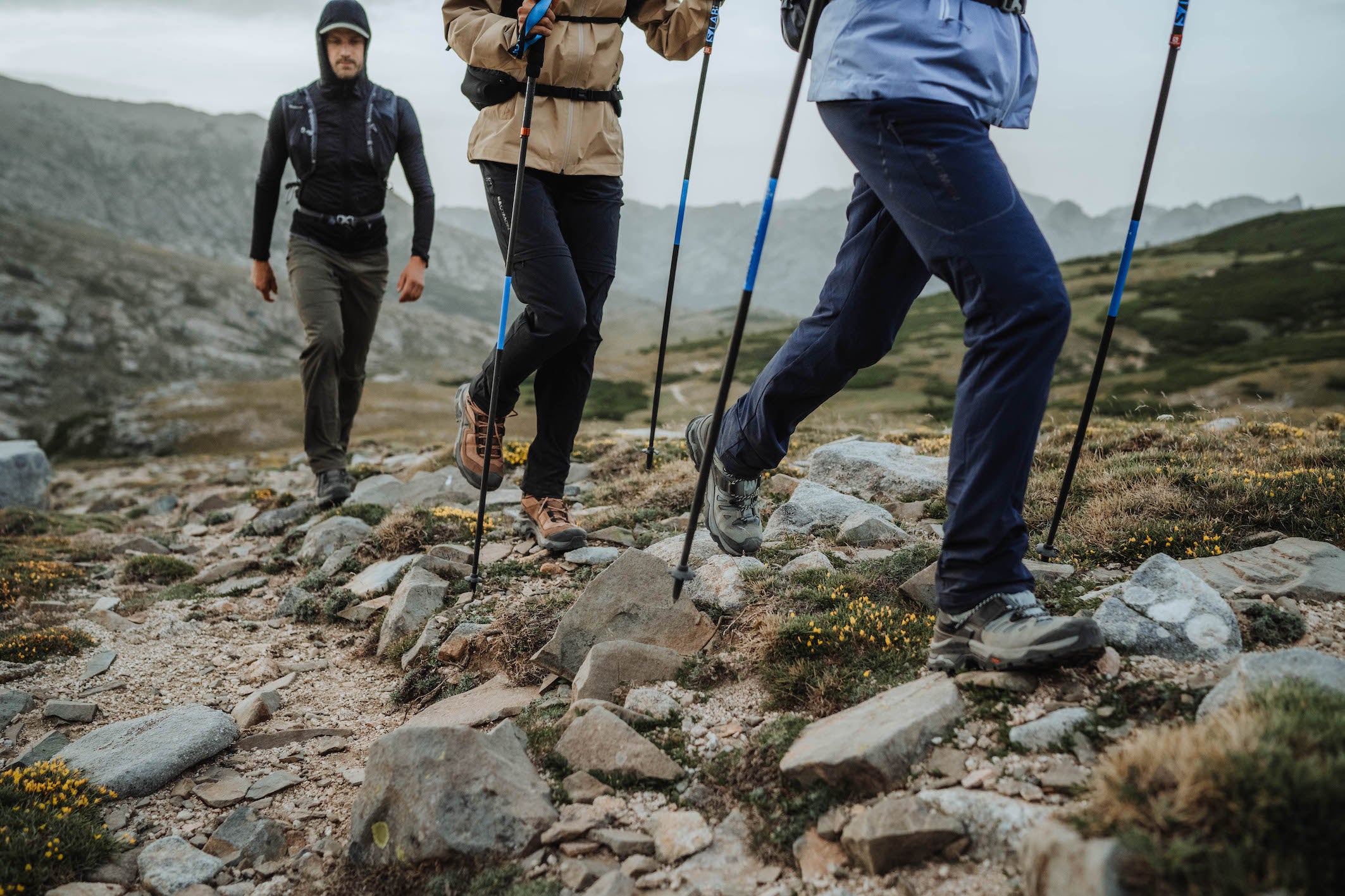  Alpenstock Portable Outdoor Telescopic Rod Men and Women  Climbing Hiking Equipment Non-Slip Multifunctional : Sports & Outdoors