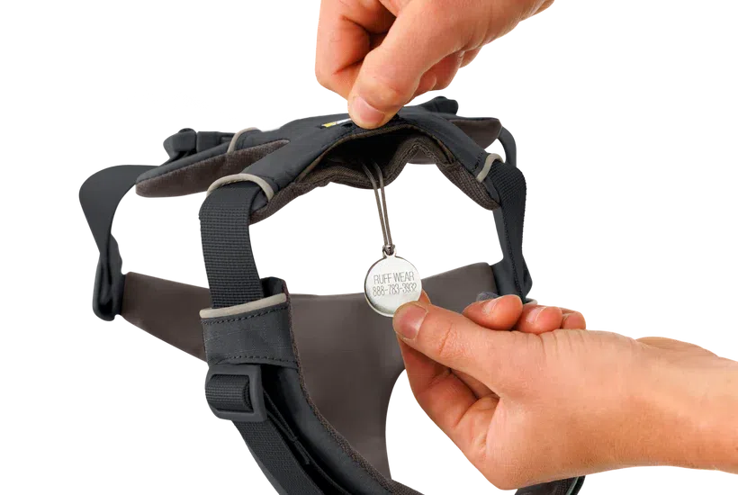 CompressedPNG-30503_Front-Range-Harness-Basalt-Gray_ID-Tag_STUDIO.webp