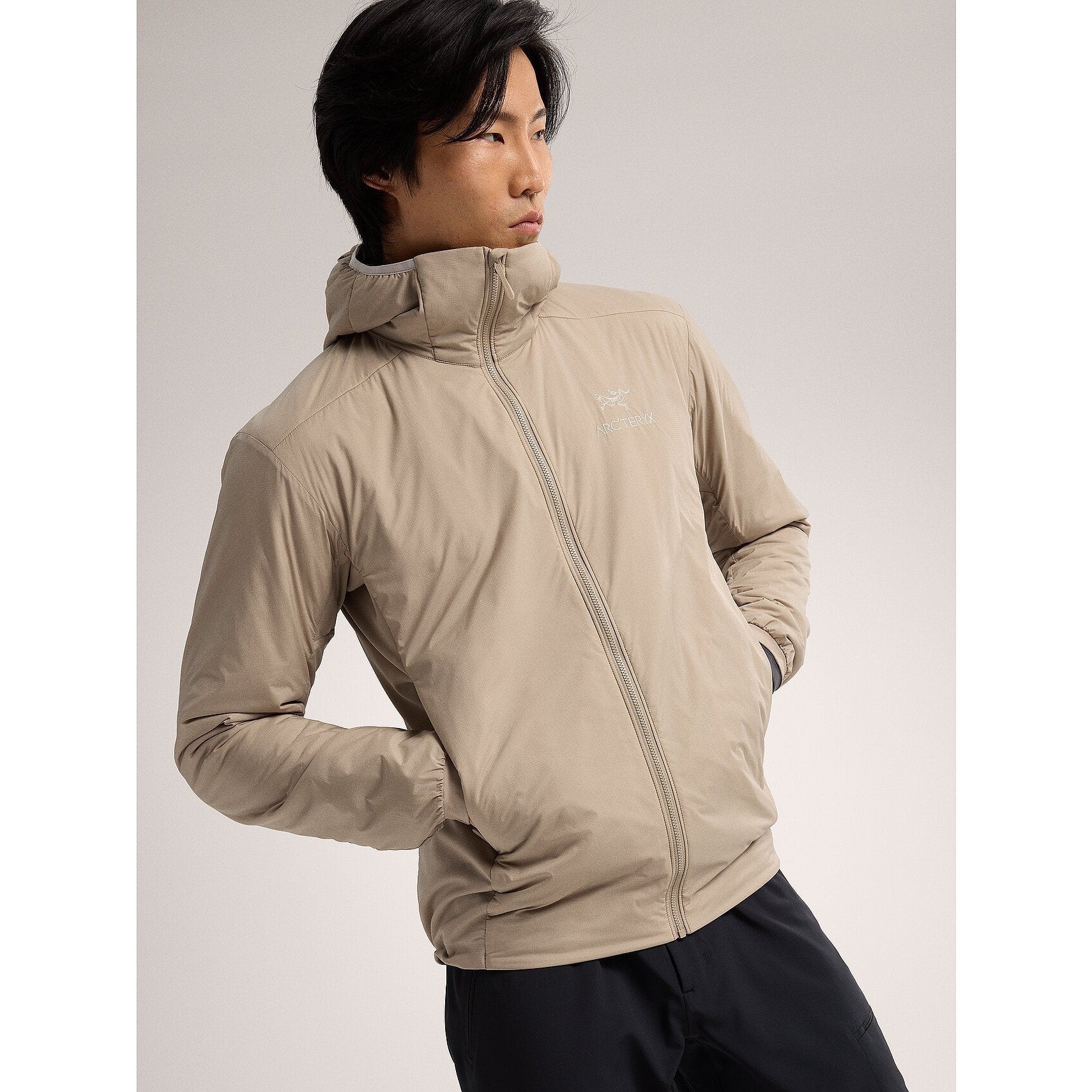 F23-X000007487-Atom-Hoody-Smoke-Bluff-Front-View_02ac4bbb-d6d8-4add-8945-24ba7243ddb2.jpg