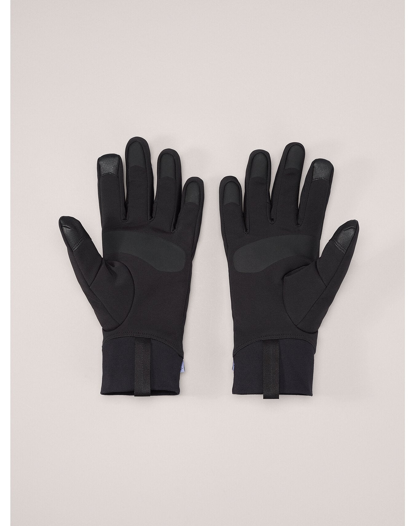 F23-X000007491-Venta-Glove-Black-Back.jpg