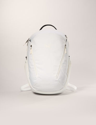 F24-X000006044-Mantis-26-Backpack-Arctic-Silk-Front.jpg