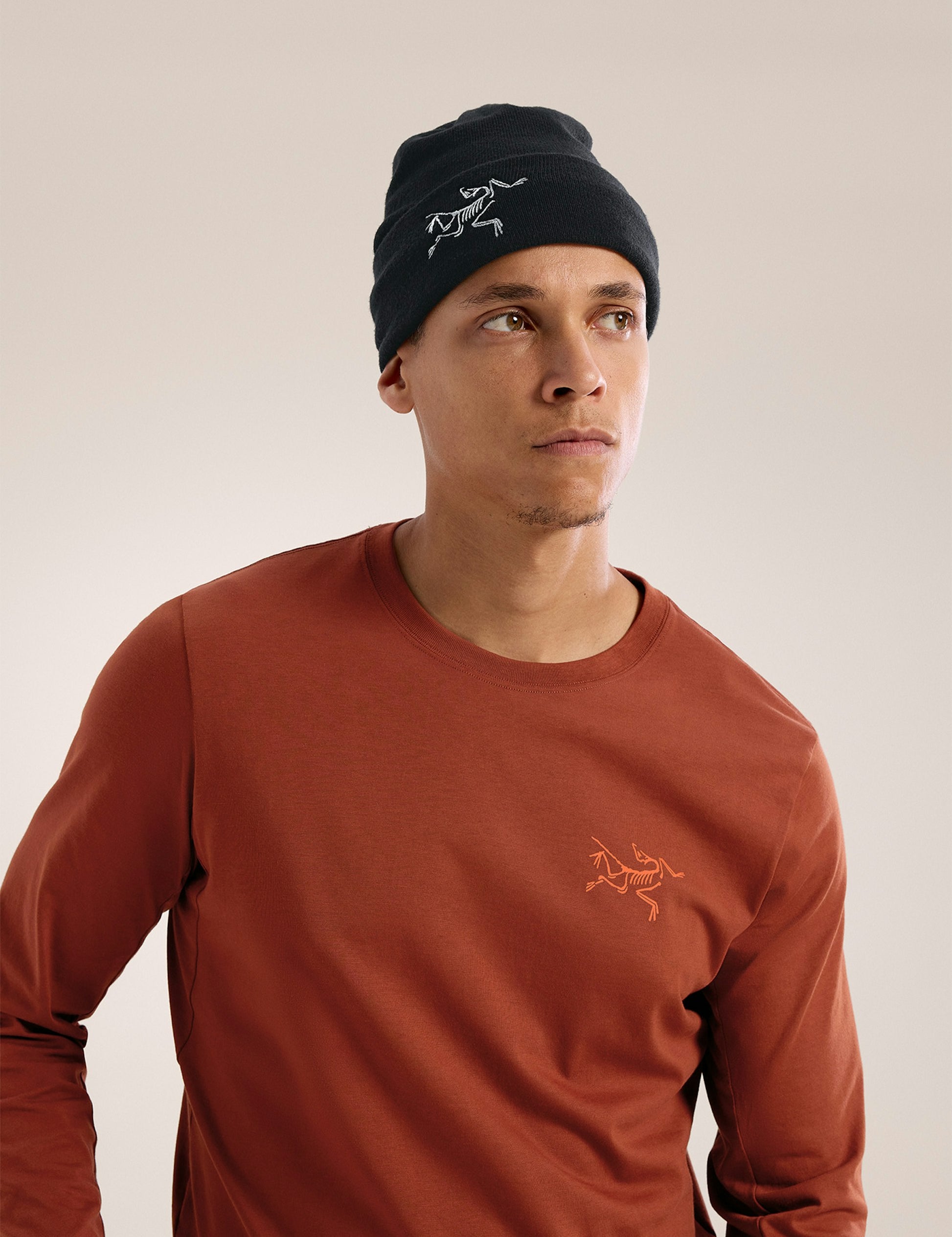 F24-X000007562-Embroidered-Bird-Toque-Black-Hover.jpg