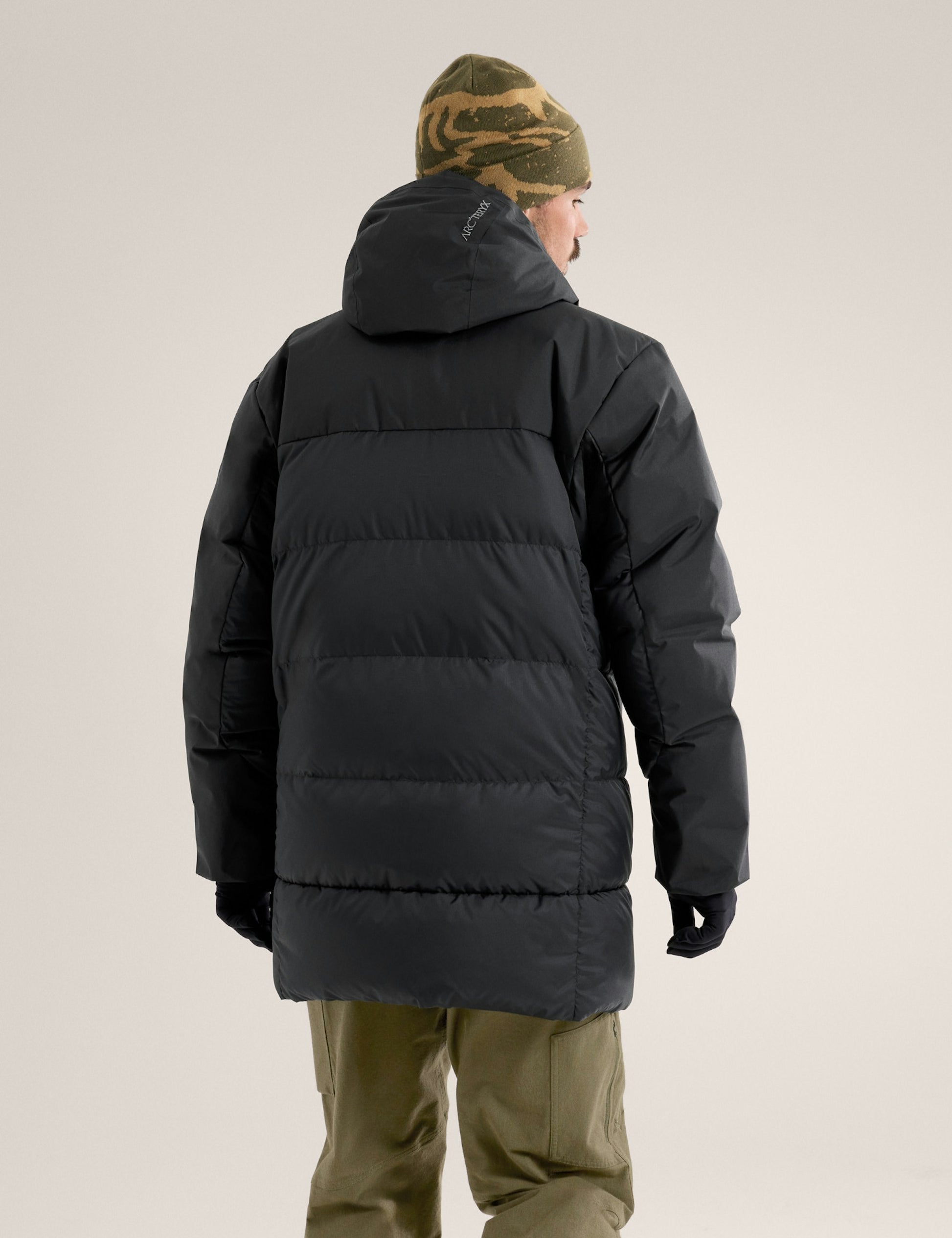 F24-X000008947-Thorium-SV-Parka-Black-Back-View.jpg