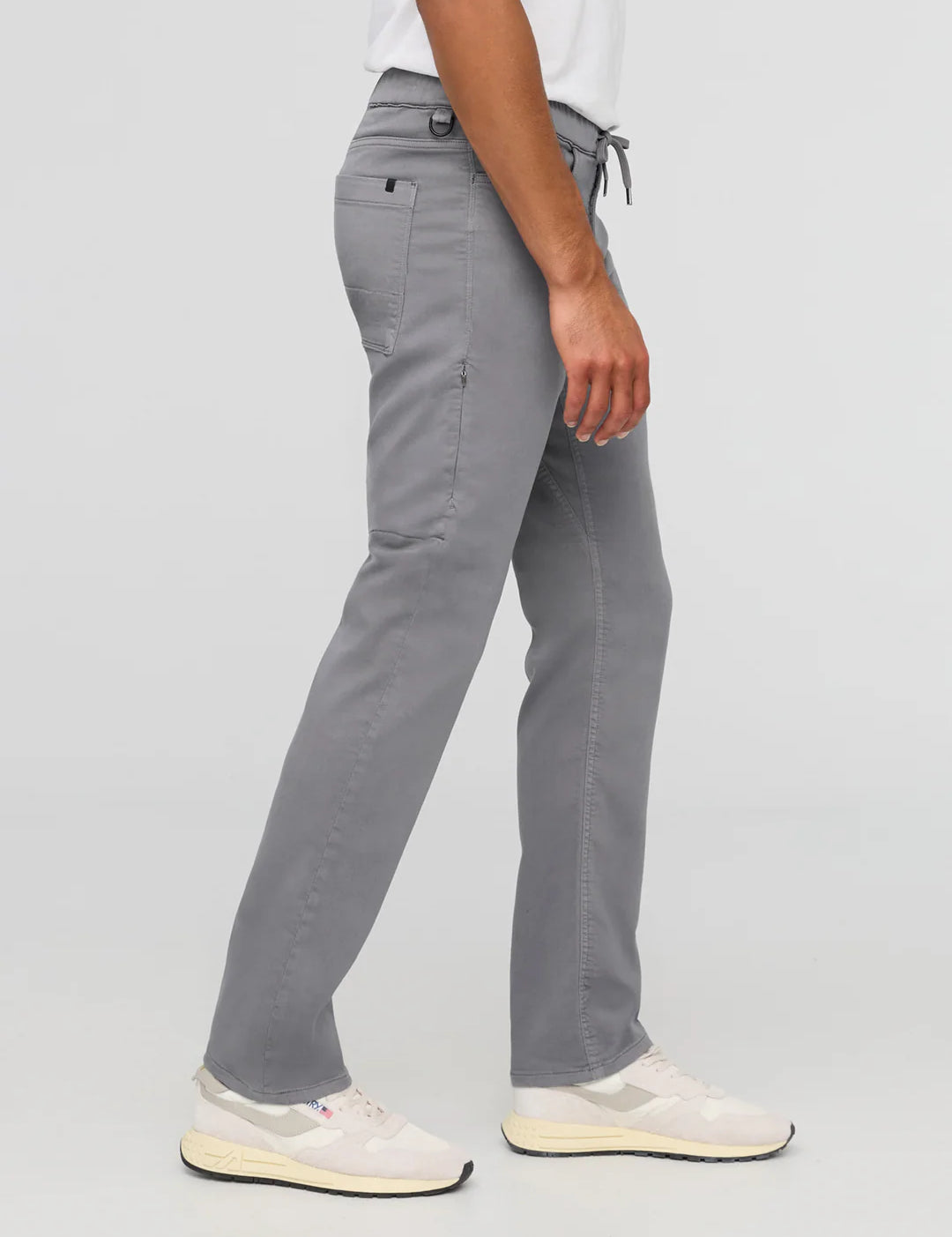 MPNT1100-No_Sweat_Essential_Pant-Lunar_Grey_7640-ECOM.webp