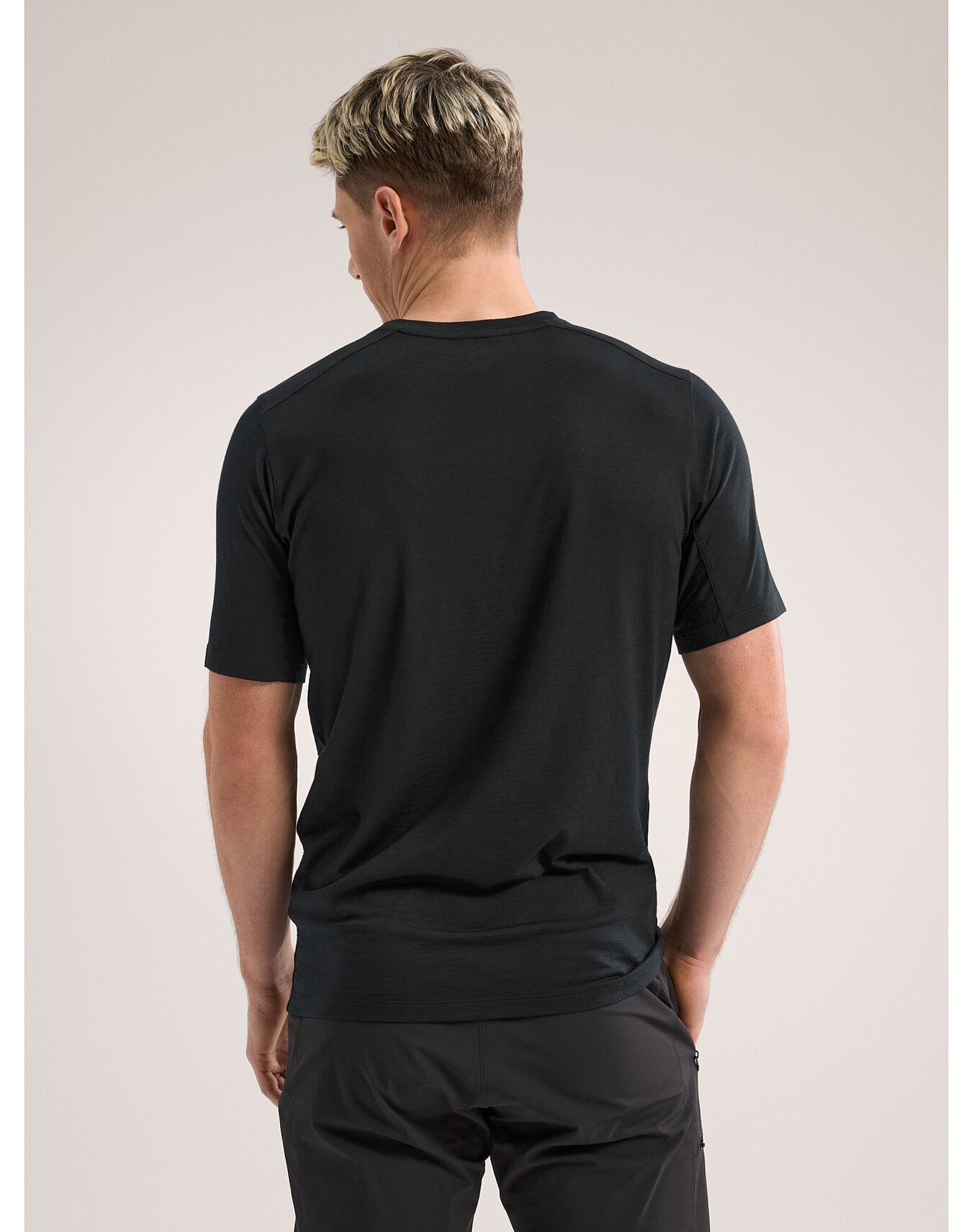 S24-X000006816-Ionia-Merino-Wool-Shirt-SS-Black-Back-View.jpg