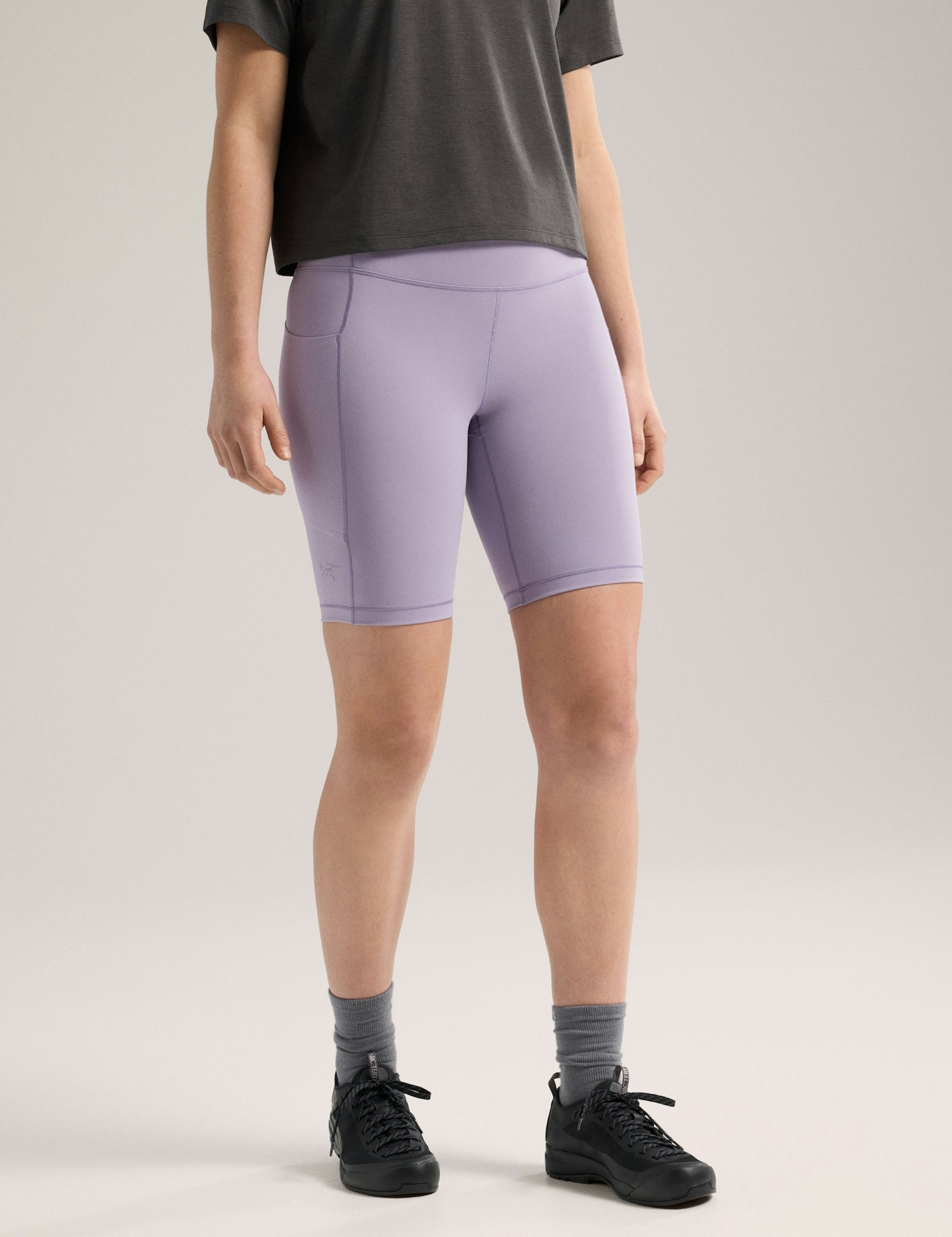 S24-X000007327-Essent-High-Rise-Short-8-Velocity-Women-s-Front-View_010ed72d-1804-4844-a87a-162b5db9be29.jpg