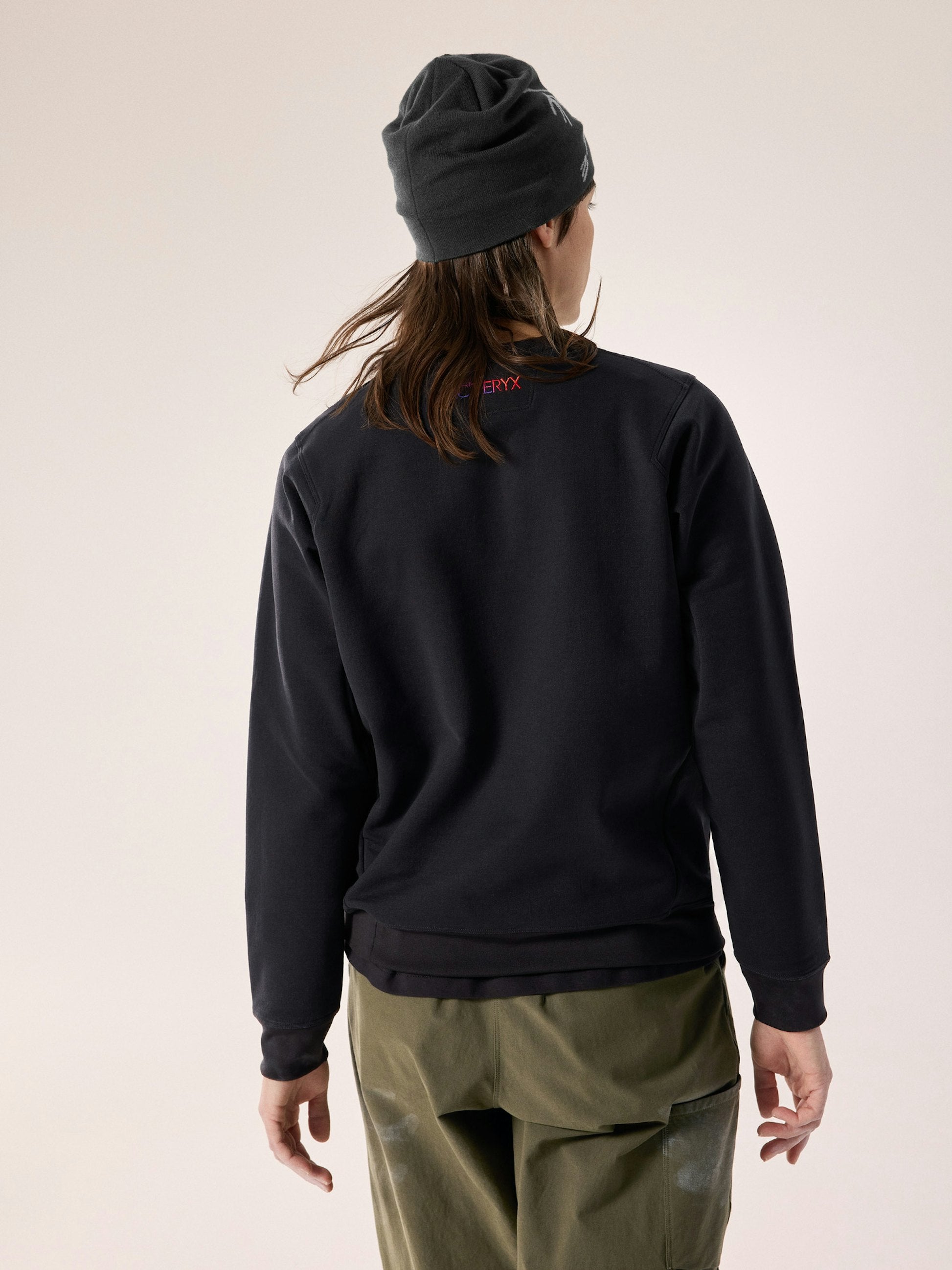 Women's Aestas Crew Neck Pullover