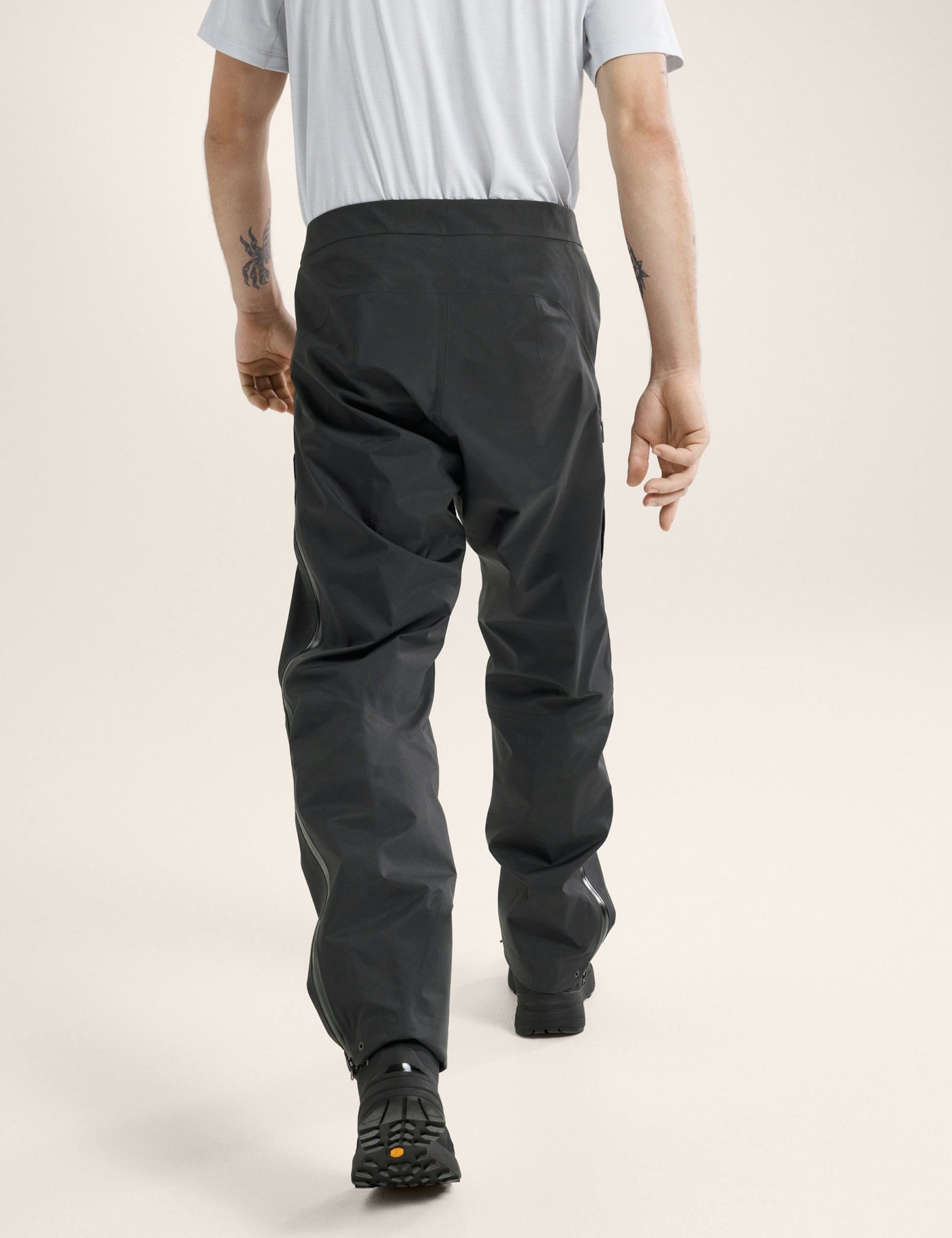 S25-X000009569-Beta-Pant-Black-Back-View.jpg